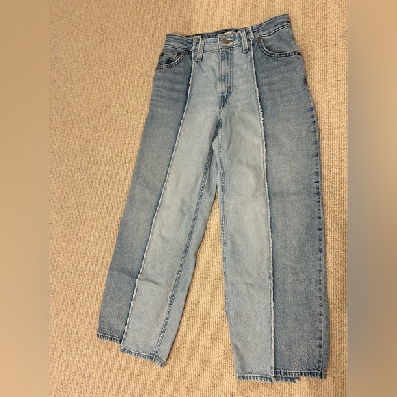 Levi's Women's Light Blue Barrel Leg Jeans - Picture 3 of 5